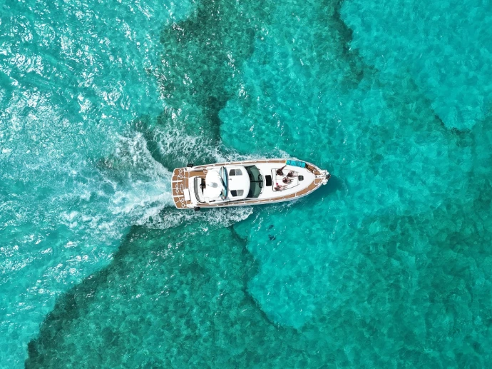 Vue yacht drone