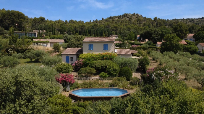 Vue drone villa provençale